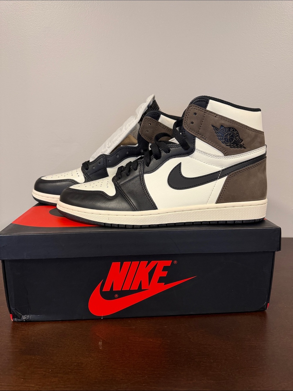 NWOT Jordan AIR Mens Air 1 Retro High OG 555088 105 Dark Mocha